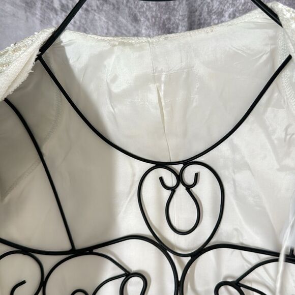 Kasper White suit vintage button top & skirt lined pearl buttons Small Retro Y2K - Picture 13 of 16